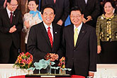 宇達(dá)出品的“好事連連”被海協(xié)會(huì)陳云林會(huì)長(zhǎng)贈(zèng)給?;鶗?huì)江丙坤先生